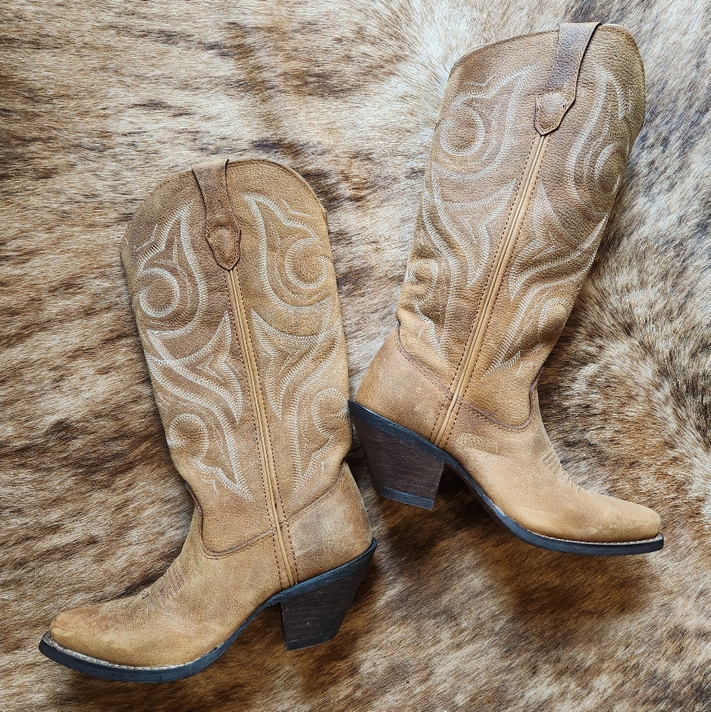 Durango Boots NWOT size 6